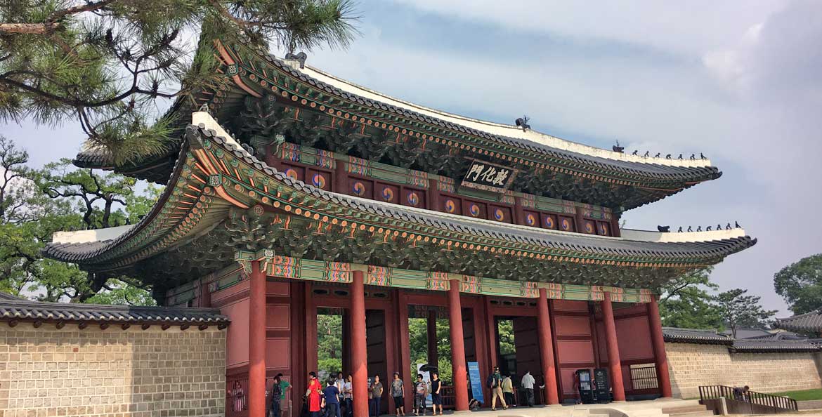 luxury small-group tours of South Korea and Taiwan from Canada